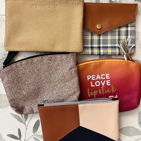 ipsy Bags Set Of 5 Ipsy Makeup Bags Poshmark